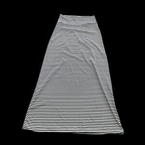 👗5/$25 - Black/White Striped Maxi Skirt